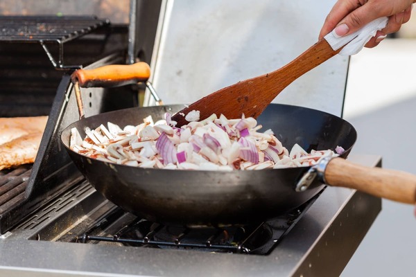 Wok Tava Nedir?